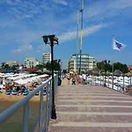 Menada Midia Słoneczny Brzeg