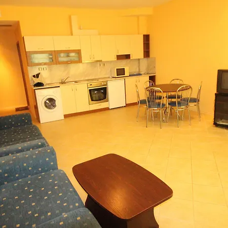 Menada Midia Apartmán *