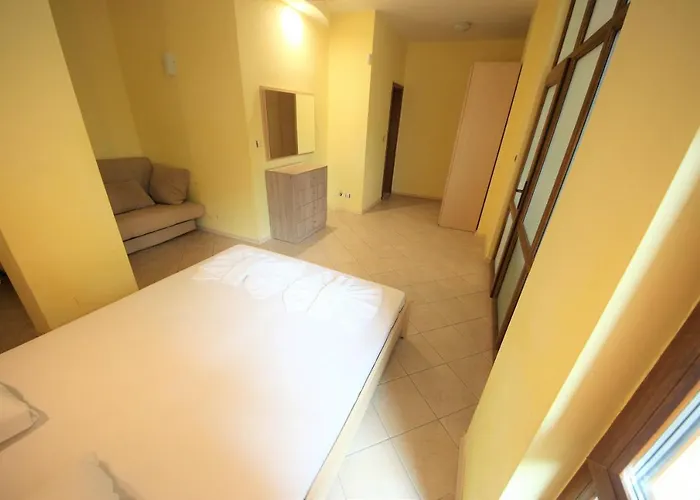 Menada Midia Apartment