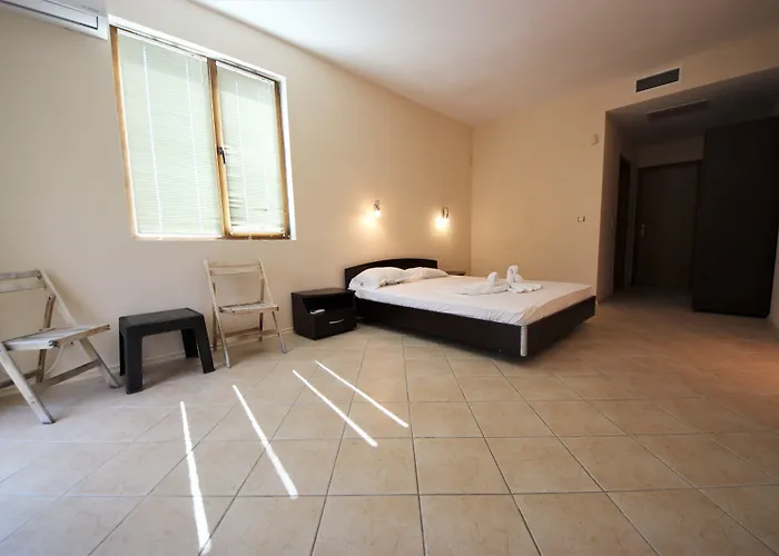 Menada Midia Slantschew brjag