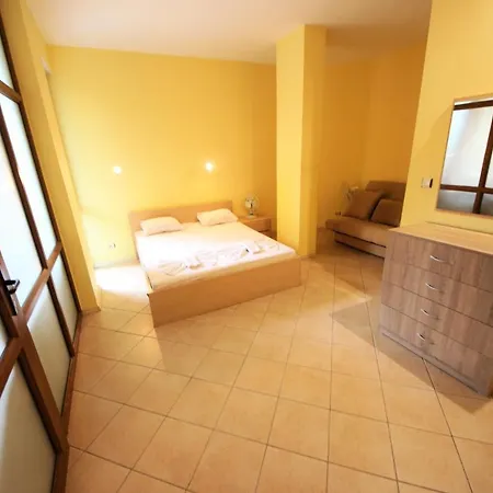 Menada Midia Apartment *