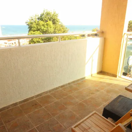 Menada Midia Apartment *