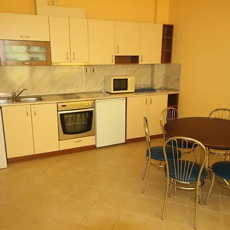 Menada Midia Apartment *
