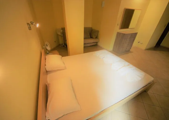 Menada Midia * Sluneční pobřeží